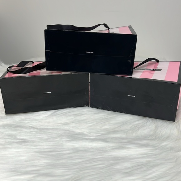 (3) Victoria’s Secret Iconic Pink Striped Logo Gift Bags, Shopping Bags - Picture 7 of 9